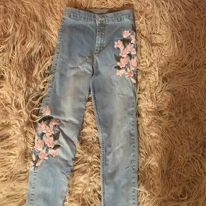 Light denim jeans with pink flowers